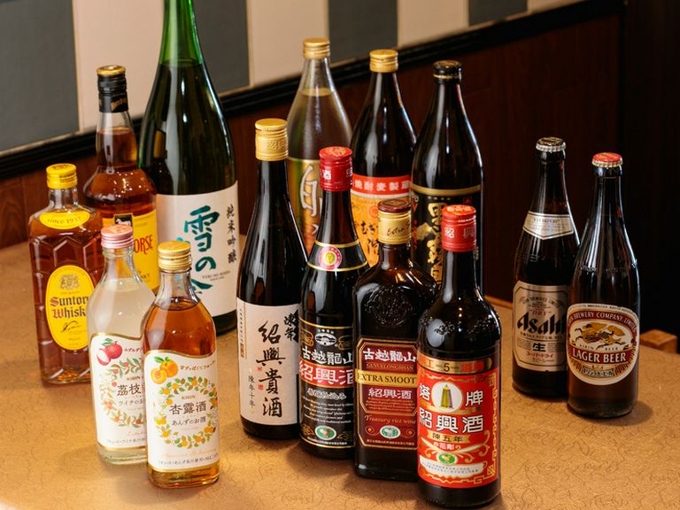 ゲストの好みに合わせられるよう、様々な種類のお酒を品揃え