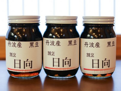 天ぷらに合う、旨い地酒を選りすぐり。名物のレモンサワーもぜひ