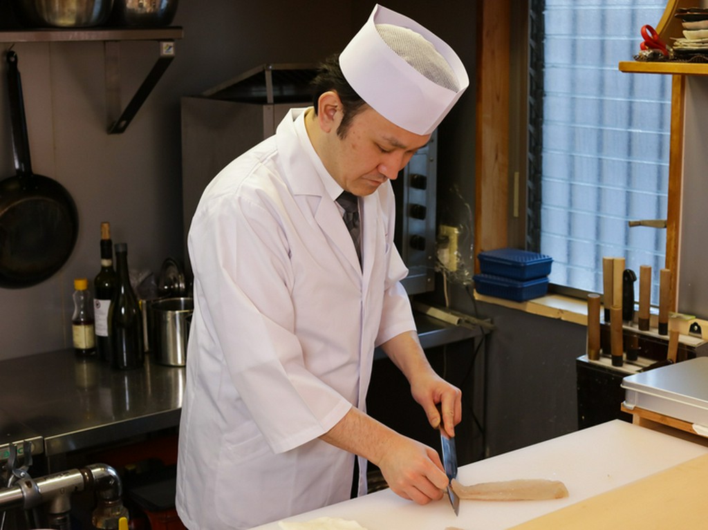 関西の本格割烹の味わいを、ゆっくり落ち着ける空間でご提供