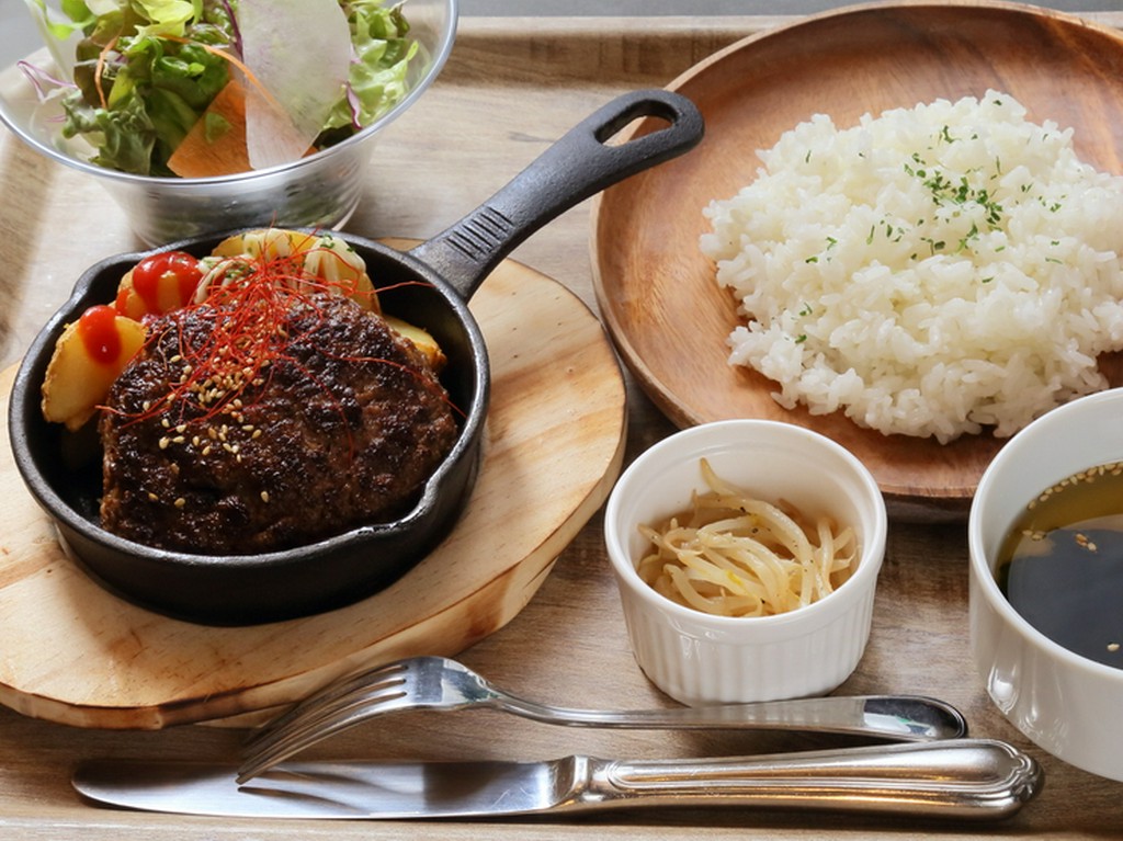 山形牛手ごねハンバーグ