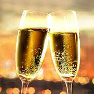 全室完全個室の当店で、周りのお客様を気にせずにお二人の大切な時間をお過ごしください。
anniversaryプレート等もご用意させていただきます。