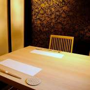 「山形牛」でおもてなし。
山形の地酒、プレミアムウイスキー、ジン、オーセンティック・ナチュールワインなど、肉に合う美酒が80種以上あるので、様々な好みに対応でき、接待のお相手にも喜ばれそうです。