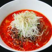 ことこと8時間煮詰めることで完成する究極の牛スープ