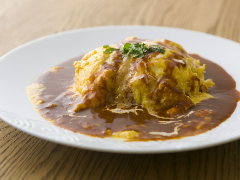 チキンライスにふわふわ玉子が絶妙に絡み合う『ふわとろオムライス』