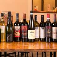 店で提供されるワインは、2人のソムリエが”肉や料理に合うもの”をという視点で、産地にはあえてこだわらずにセレクト。料理同様、気軽に楽しめて、様々なゲストのニーズに応える美味しいワインが揃っています。