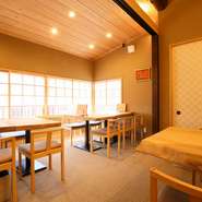 最高級の青うなぎの中でも大きいサイズのものを贅沢に使用した料理が楽しめます。【しば福や　名古屋】では木を基調とした店内でお食事が楽しめます。