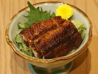 きゅうりと蒲焼を追いしお酢で涼やかに。