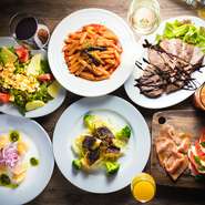 コースは飲み放題付きで4000円～
ご予算に合わせて複数のプランをご用意しております。
また貸し切り、半貸し切り予約も承っておりますので会場をお探しの幹事様、お気軽にご相談ください♪