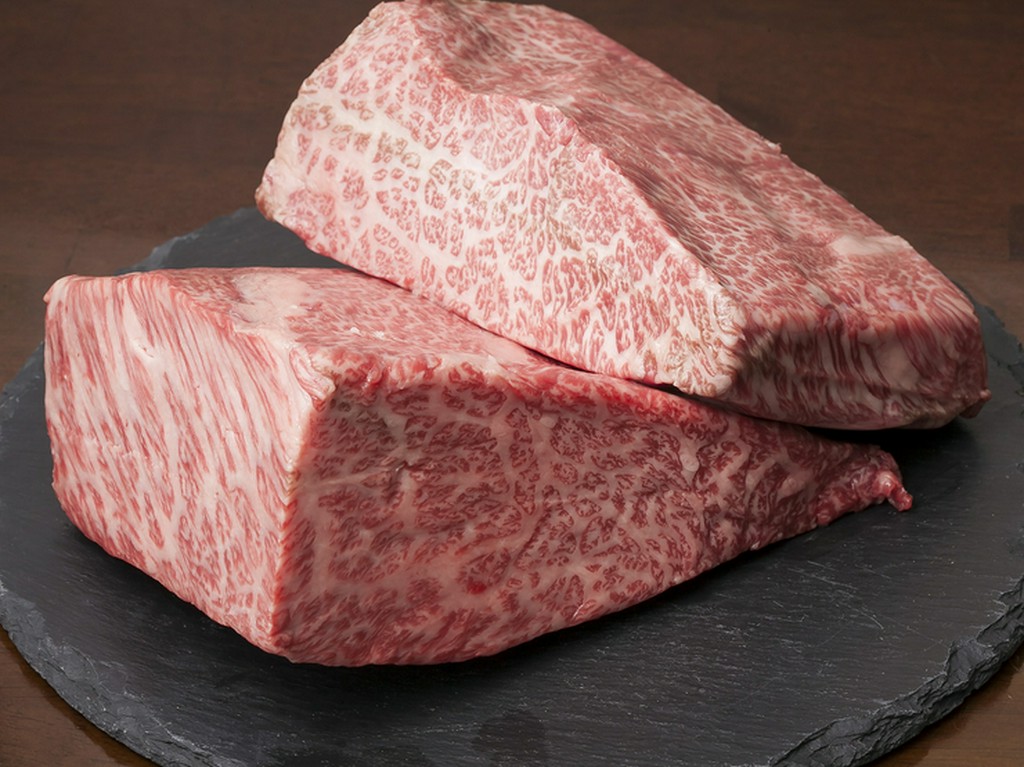 ランチタイムも含めたステーキに使われるA5ランクの黒毛和牛