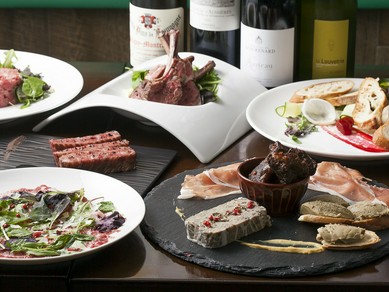 本格的な仏料理とワインを傾けながら2人の時間を楽しむなら