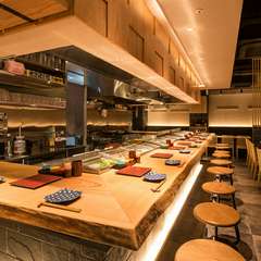 調理ライブに盛り上がる！カウンター席デート