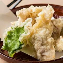 鶏本来の旨みを塩味で引き立てる『さくさく！鶏ムネ肉の天婦羅』