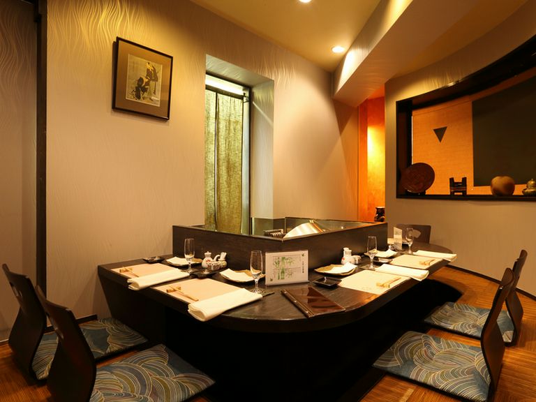 2004年の創業。会食や接待に高い信頼を誇る名店