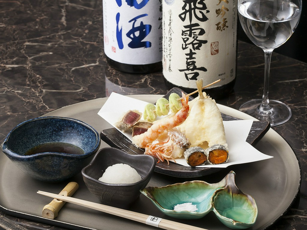 全国の旨い地酒が集い、季節限定酒や希少なプレミアム酒もご用意