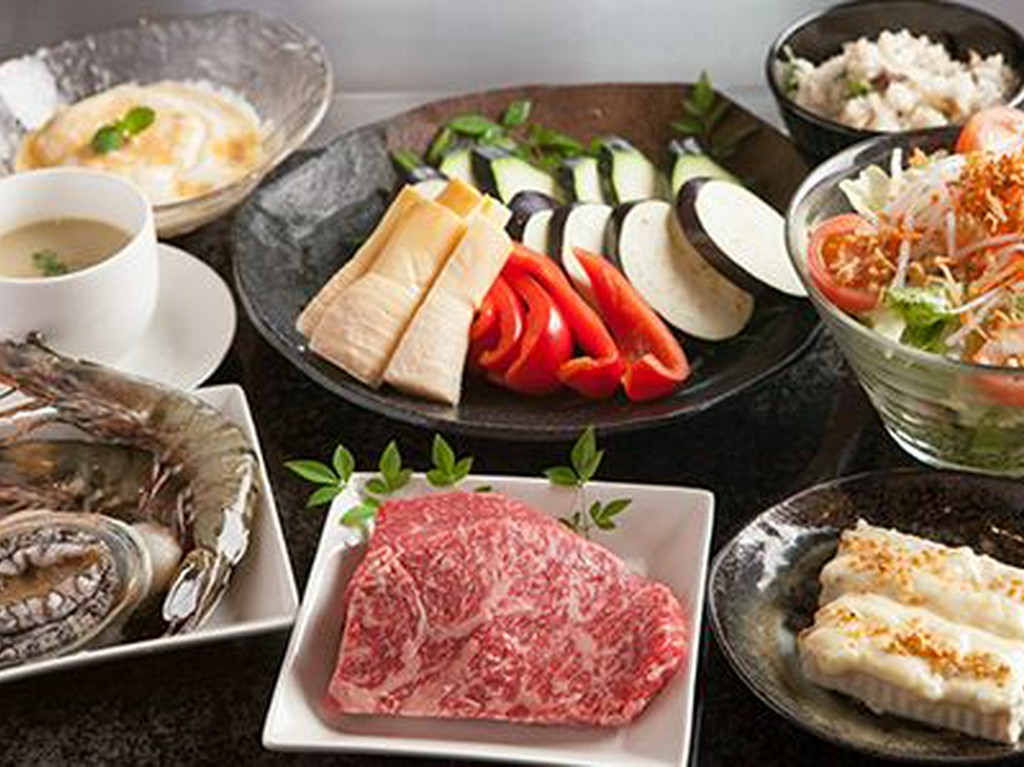 好みの神戸牛の部位を選んでステーキに！『樹々コース』