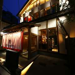 京都の街中に佇み、気品溢れるステーキハウス