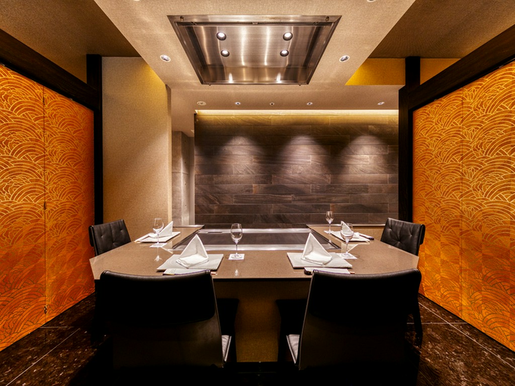 高級感あふれるラグジュアリーな空間で“大人のデート”を楽しむ