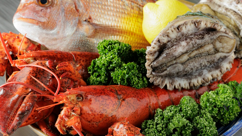 アワビ・オマール海老など、良質な海の食材も鉄板焼きの醍醐味