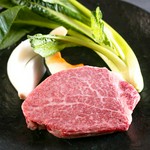 選び抜いた特選黒毛和牛シャトーブリアンの中でも、A5ランクにこだわった逸品