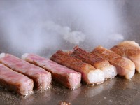 A5等級神戸牛霜降りリブロースの焼しゃぶとA5等級黒毛和牛ロースステーキのダブルメインの桜雲コース