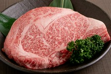 最もサシが入りやすく、きめ細かい肉質。A5等級神戸牛の醍醐味を感じられる、霜降り神戸牛の代表的な部位。