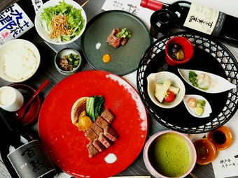 贅沢な鉄板ステーキと和食を和モダン空間でご堪能下さい