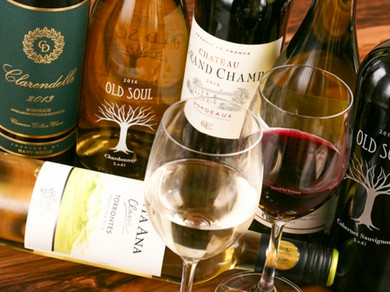 種類豊富なワインを用意！肉バルメニューとあわせてどうぞ