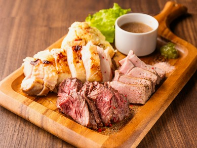 豪快！ステーキ肉3種盛り