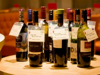 ☆★月～木ディナータイム限定☆★
赤･白･泡･スパークリングを含む約60種ワイン＆その他飲み放題付き♪