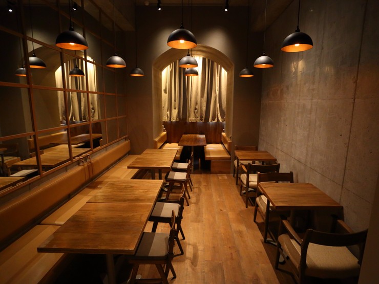 国産牛ステーキ 石焼生パスタ イタリアン食堂cover 恵比寿 創作料理 の料理 店内写真 ヒトサラ