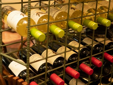 ワインはバランス重視で取り揃え