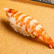 ※季節、食材の仕入れ状況により、内容は変動がございます。予めご了承下さいませ。
※表示価格に別途、サービス料（10％）を頂戴しております。