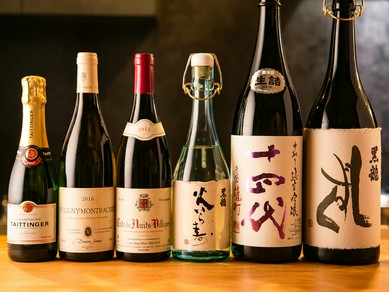 酒に詳しい店主が厳選した全国の美酒は、おすすめに委ねるのも吉