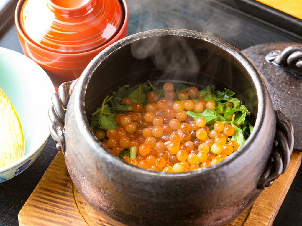 春夏秋冬の食材を炊き込む『季節のご飯』