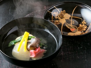 濃厚な旨みをまとう出汁を引き出す、「昆布と鰹節」を厳選
