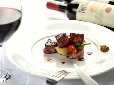 イタリアやニューワールドのおいしいワインを取り揃え