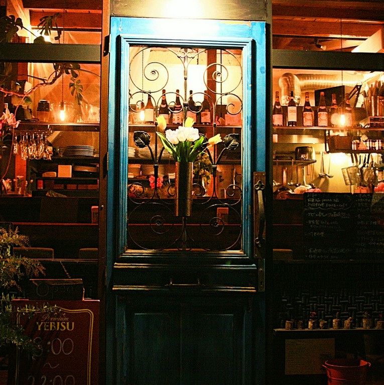 2階は最大12人までの個室として利用可能