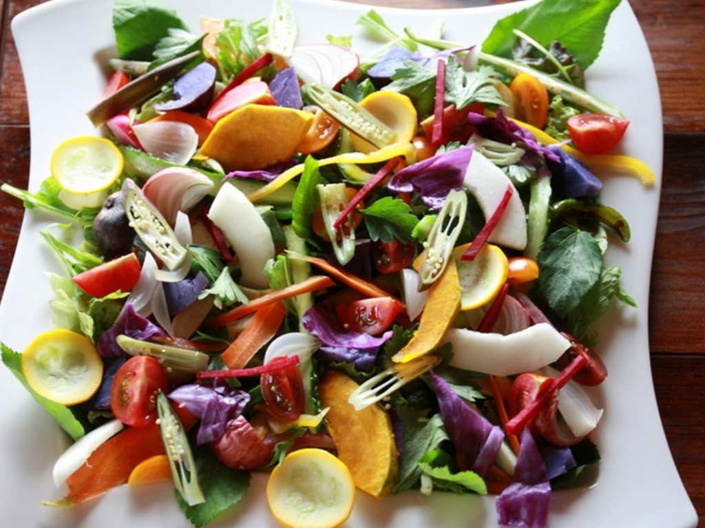 旬の恵みを届ける『季節のお野菜たっぷりサラダ』