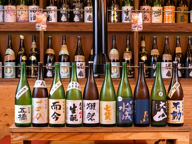 限定日本酒も。バリエーション豊かに約80種のお酒がそろい踏み
