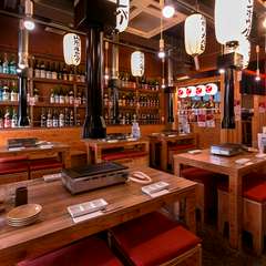 店内なのに、まるで屋台のようなアットホームな雰囲気が人気