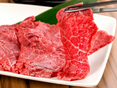 ユッケで提供していた新鮮肉を贅沢に食す『和牛炙りロース』