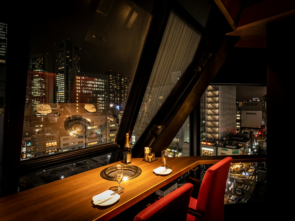 コース2500円～ランチ/ディナー夜景が一望できるカップルシート