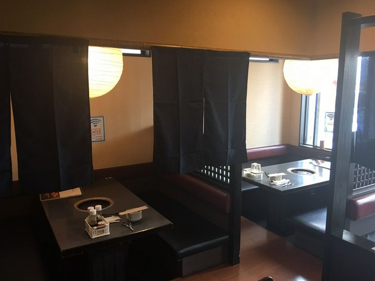 周囲を気にせず、ゆっくりと料理を味わえる