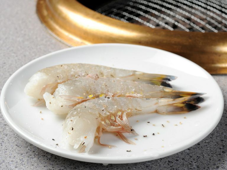 プリプリッとした食感がたまらない『エビの塩焼き』