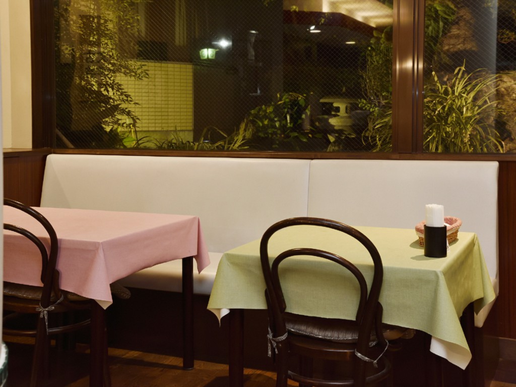 美味しい料理に舌鼓。会話も弾む、居心地のよい空間