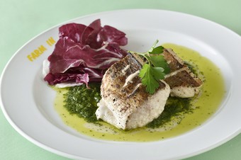 吟味された新鮮な旬魚を使った『本日のお魚料理』