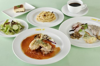 期間限定で3300円以上のコース料理を4名様以上のご予約でスパークリングワインをサービス！