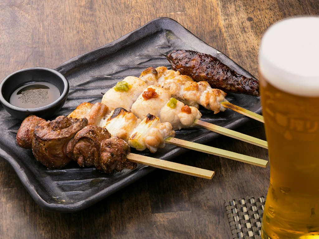 本数や食材の好みをヒアリング。備長炭で焼き上げる『おまかせ串盛り』