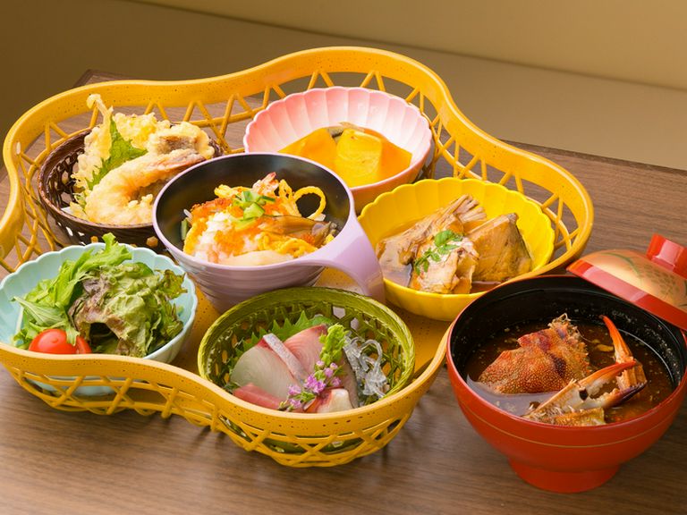 個室完備で子供連れも歓迎。旬の握り寿司を家族そろって堪能