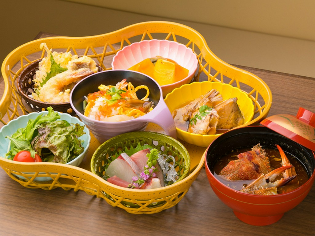 個室完備で子供連れも歓迎。旬の握り寿司を家族そろって堪能